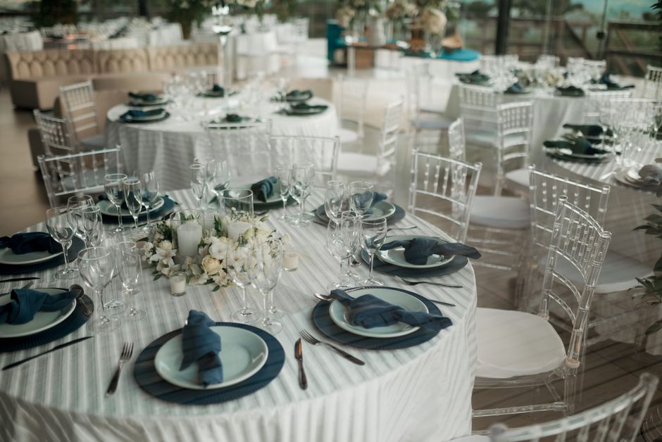 Luxury wedding table setting showcasing full-service wedding planning